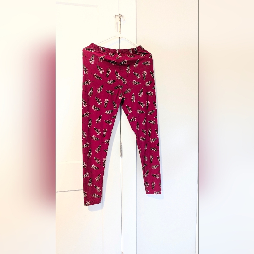 Agnes & Dora Leggings Red Large Holiday Feathers Soft Stretchy Pajamas NWT - Picture 4 of 4